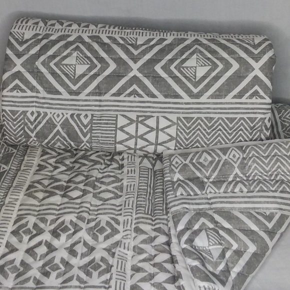 Mainstay 2 Queen Pillow Shams 23"x 30" Geometric P - Picture 1 of 3